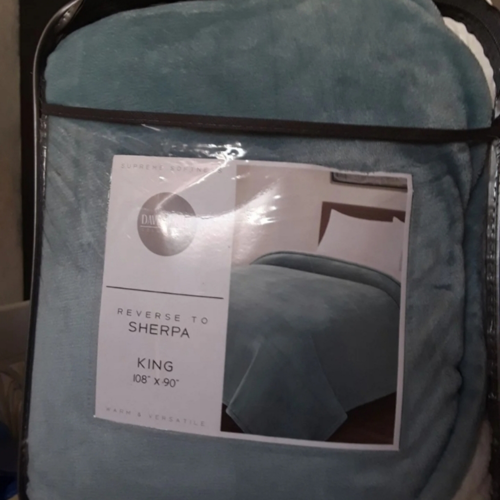 Smoke blue and sherpar king blanket